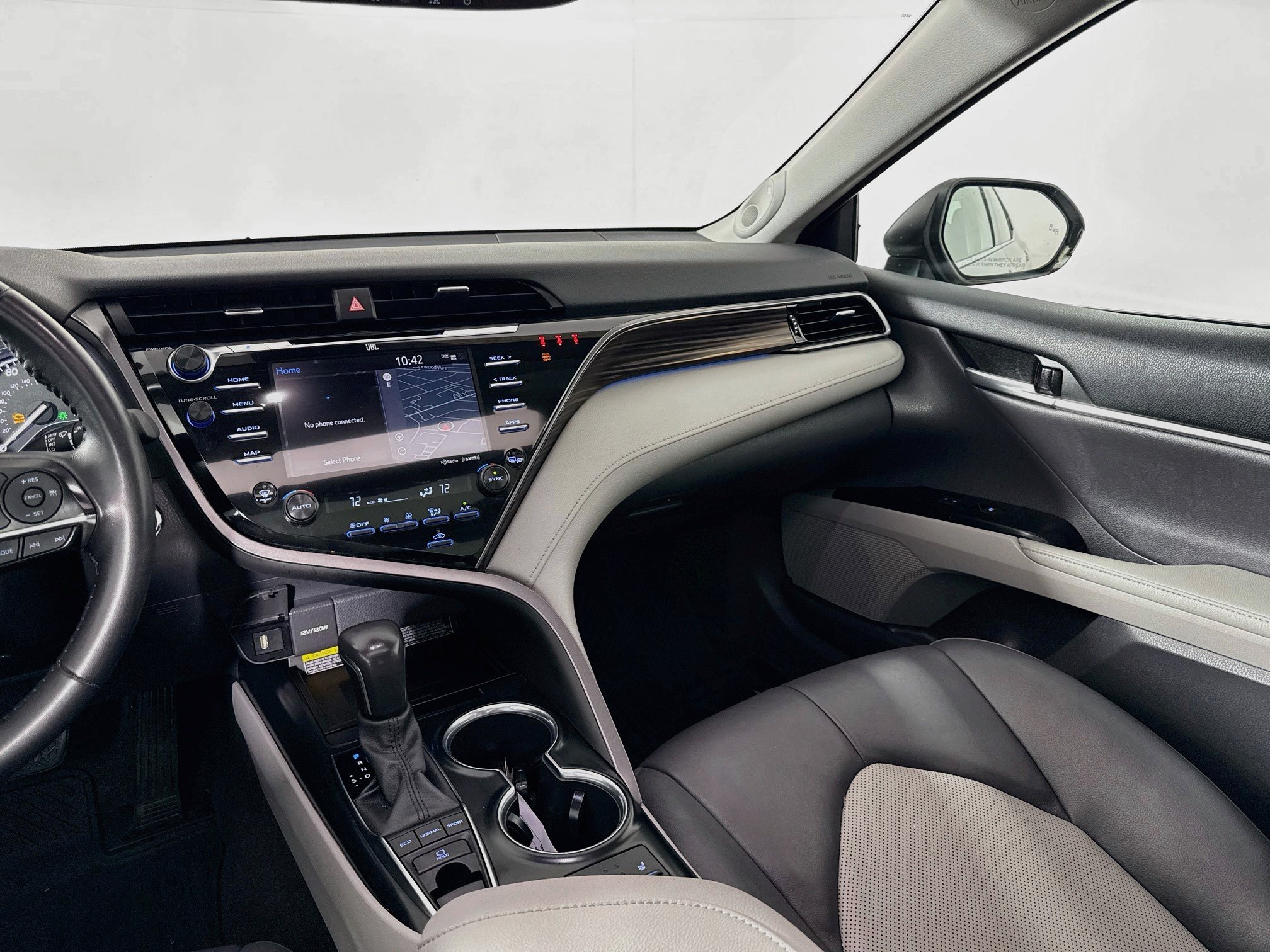 Certified 2020 Toyota Camry XLE w/ Navigation Package FWD image 25