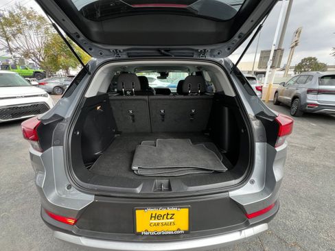 Used 2025 Chevrolet TrailBlazer LT FWD image 36