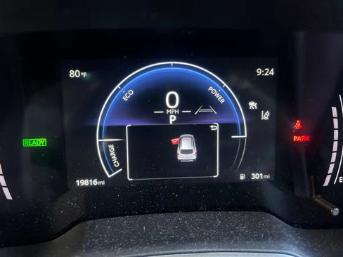 Used 2024 Toyota Corolla Cross AWD Hybrid w/ Convenience Package image 13