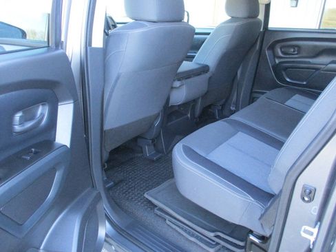 Used 2023 Nissan Titan S AWD/4WD image 19
