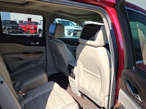Used 2019 GMC Acadia Denali w/ Technology Package FWD image 17