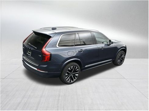 New 2026 Volvo XC90 T8 Ultra w/ Protection Package Premier AWD/4WD image 17