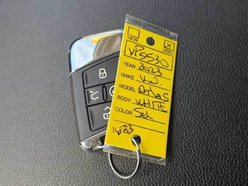 Certified 2023 Volkswagen Atlas SEL AWD/4WD image 32