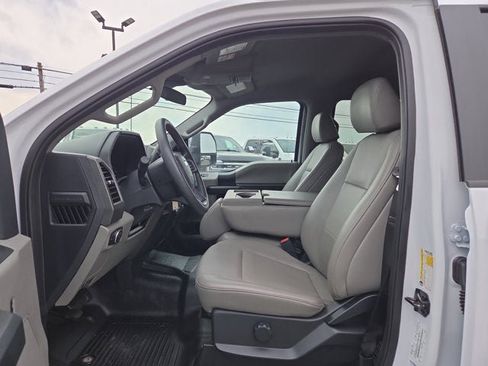 Used 2022 Ford F250 XL w/ Power Equipment Group AWD/4WD image 9