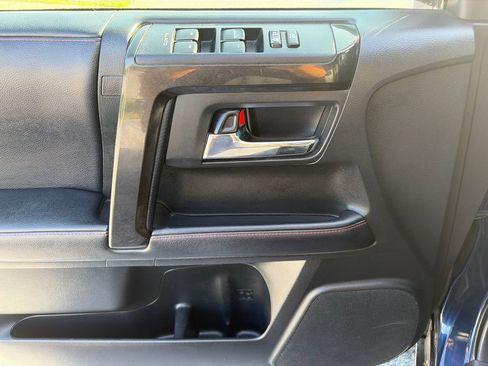 Used 2019 Toyota 4Runner TRD Off-Road Premium AWD/4WD image 16