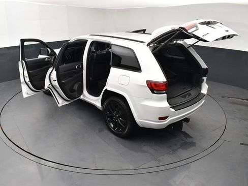 Used 2019 Jeep Grand Cherokee Altitude image 28