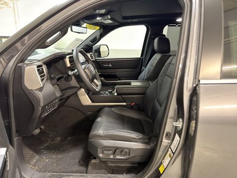 Used 2025 Toyota Sequoia Limited w/ Tow Technology Package AWD/4WD image 6