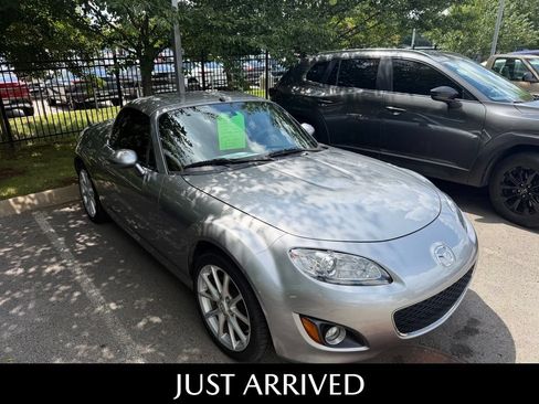 Used 2010 MAZDA MX-5 Miata Touring w/ Suspension Pkg RWD image 3