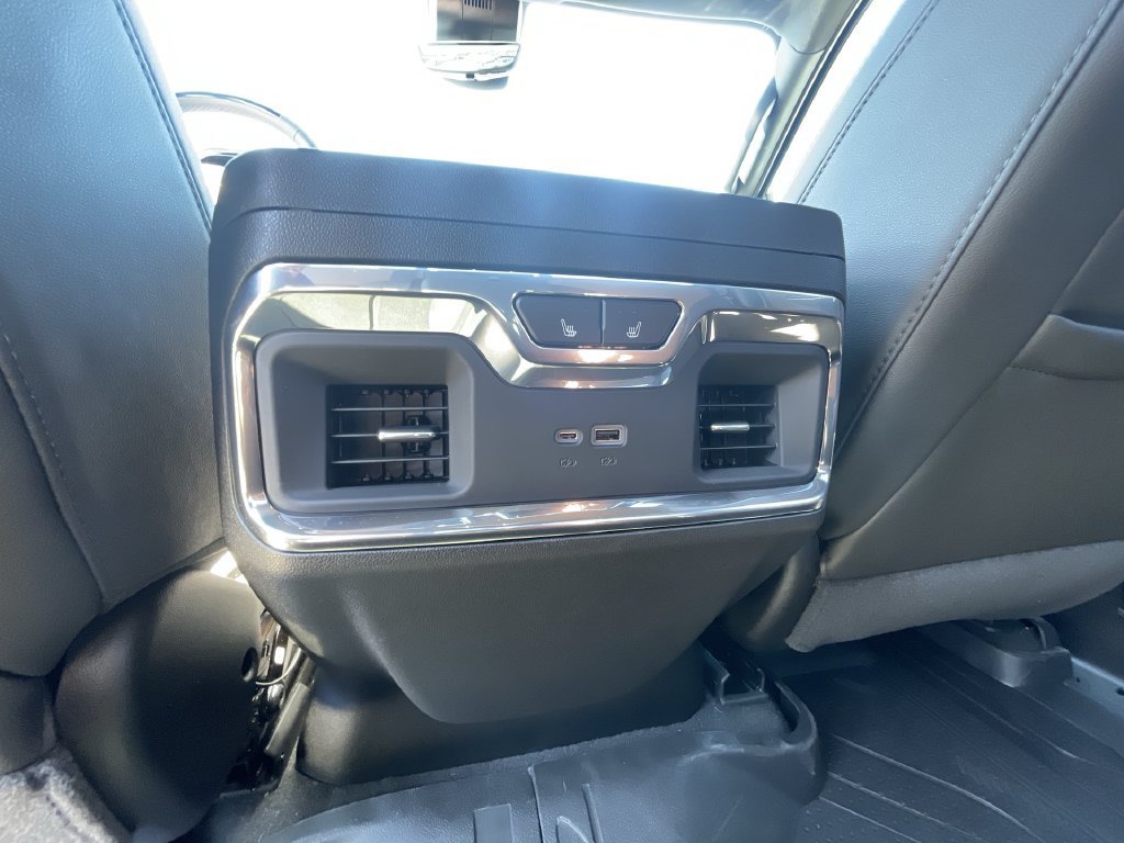 Used 2026 Chevrolet Silverado 1500 High Country AWD/4WD image 22