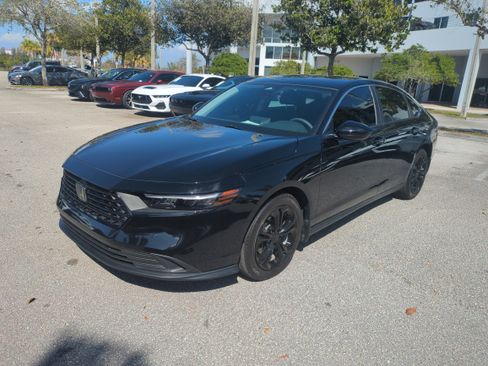 Used 2025 Honda Accord LX image 9