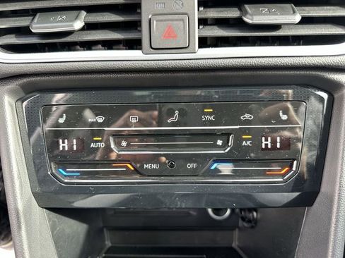 New 2026 Volkswagen Taos SE image 22