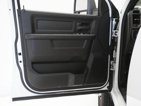 Used 2024 RAM 3500 Tradesman image 19