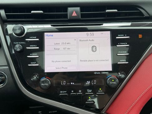 Used 2019 Toyota Camry XSE image 15