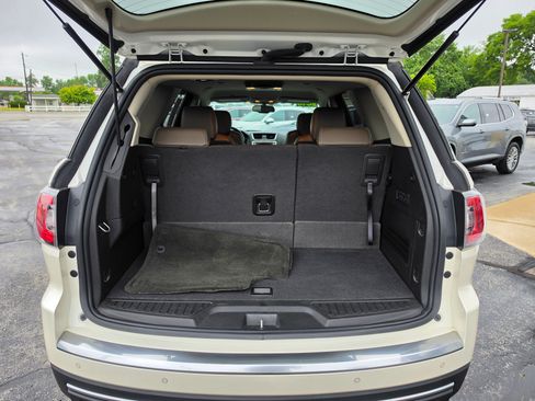 Used 2013 GMC Acadia SLT w/ Technology Package FWD image 6