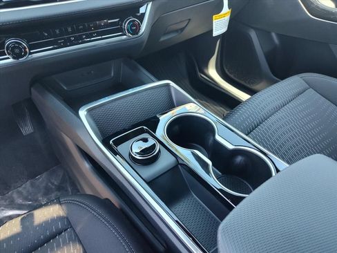 New 2026 Chevrolet Equinox LT w/ Safety and Technology Package FWD image 13