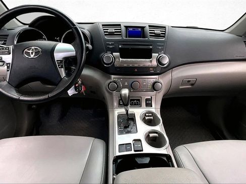 Used 2012 Toyota Highlander SE image 8