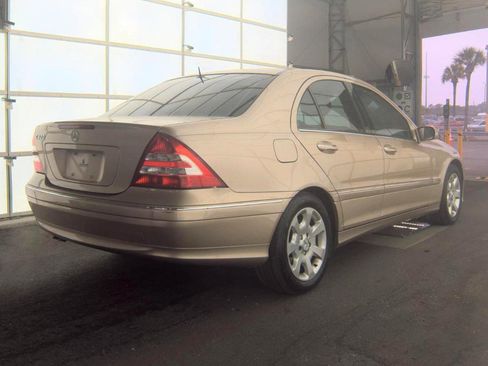 Used 2005 Mercedes-Benz C 320 Sedan w/ Sunroof Pkg image 5