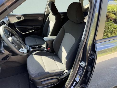 Used 2021 Kia Soul LX FWD image 21