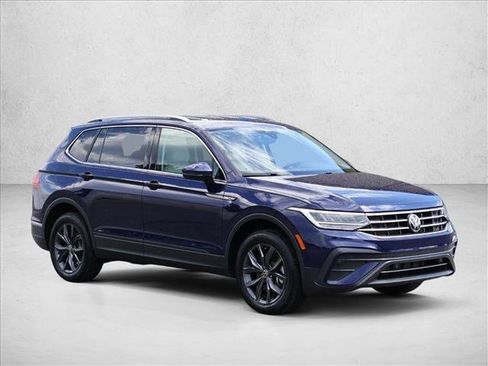 Used 2024 Volkswagen Tiguan SE AWD/4WD image 3