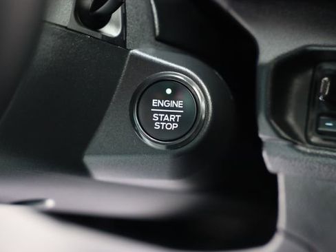 Used 2025 Ford Ranger Lariat w/ FX4 Off-Road Package image 23