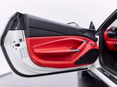 Used 2022 Ferrari F8 Tributo RWD image 39