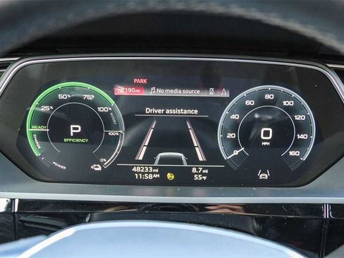 Used 2022 Audi e-tron Premium w/ Convenience Plus Package image 24