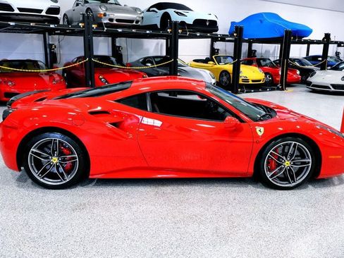 Used 2019 Ferrari 488 GTB RWD image 12