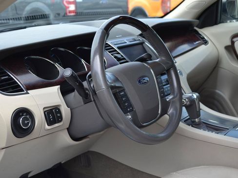 Used 2010 Ford Taurus Limited AWD/4WD image 13