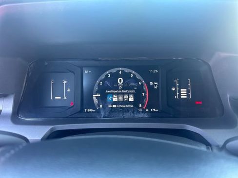 Used 2024 Toyota Tacoma SR5 AWD/4WD image 19