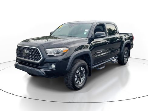 Used 2018 Toyota Tacoma TRD Off-Road w/ Technology Package AWD/4WD image 3