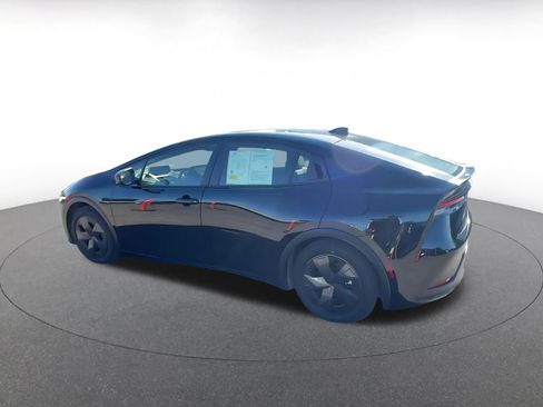 Used 2025 Toyota Prius LE image 9