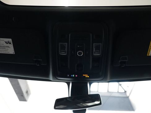 Used 2022 GMC Yukon XL Denali AWD/4WD image 41