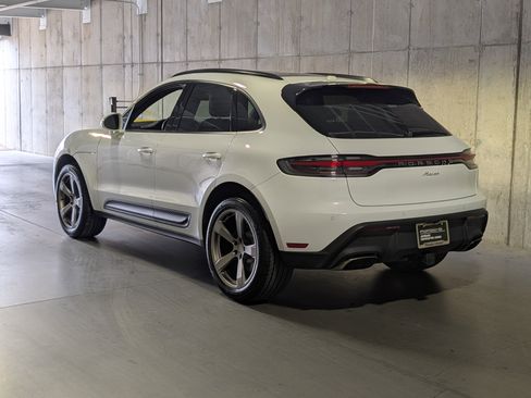 Certified 2025 Porsche Macan image 3