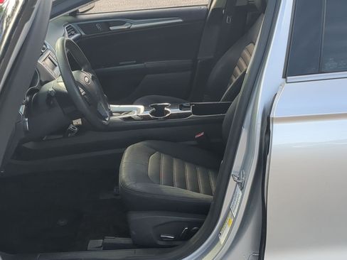 Used 2014 Ford Fusion SE FWD image 11