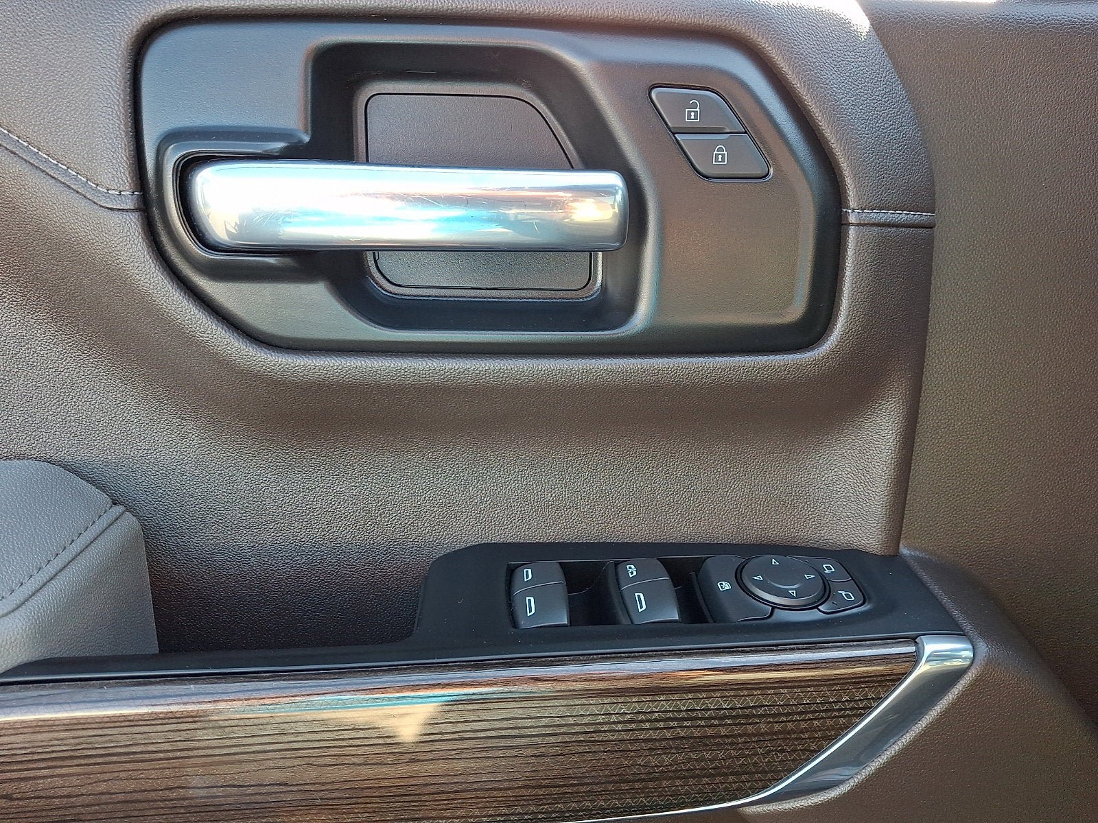 Used 2022 Chevrolet Silverado 1500 LT Trail Boss w/ Convenience Package II AWD/4WD image 12