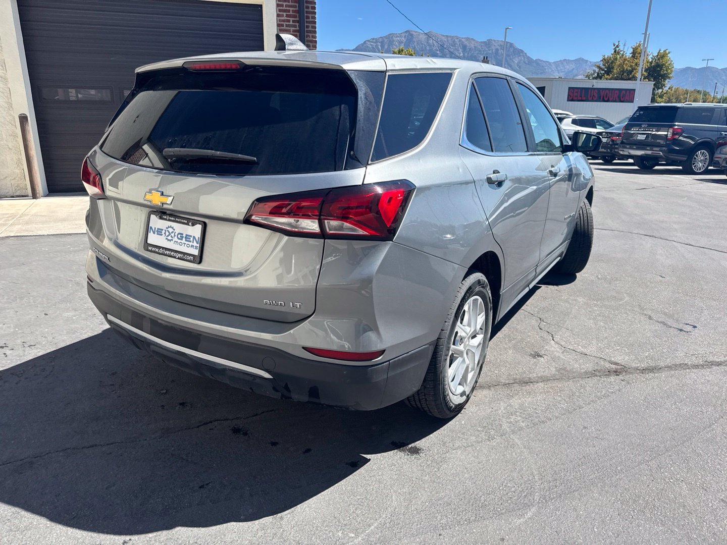 Used 2023 Chevrolet Equinox LT AWD/4WD image 8