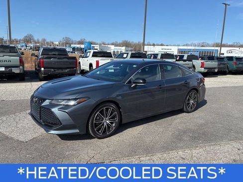 Used 2019 Toyota Avalon Touring image 5
