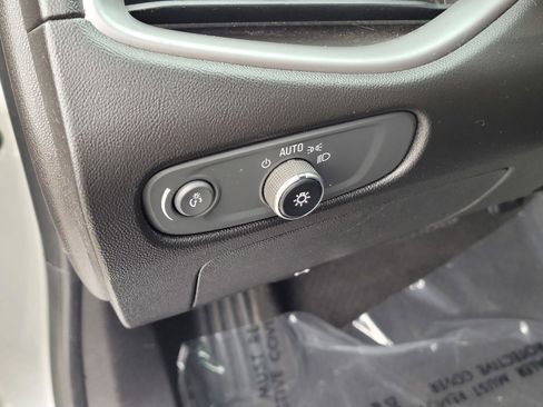 Used 2018 Chevrolet Malibu LS image 18