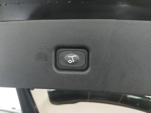 Used 2022 Lincoln Nautilus Reserve AWD/4WD image 13