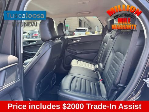 Used 2024 Ford Edge SEL image 11