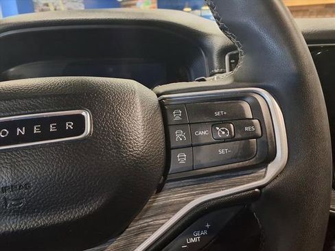 Used 2024 Jeep Wagoneer Series III AWD/4WD image 20