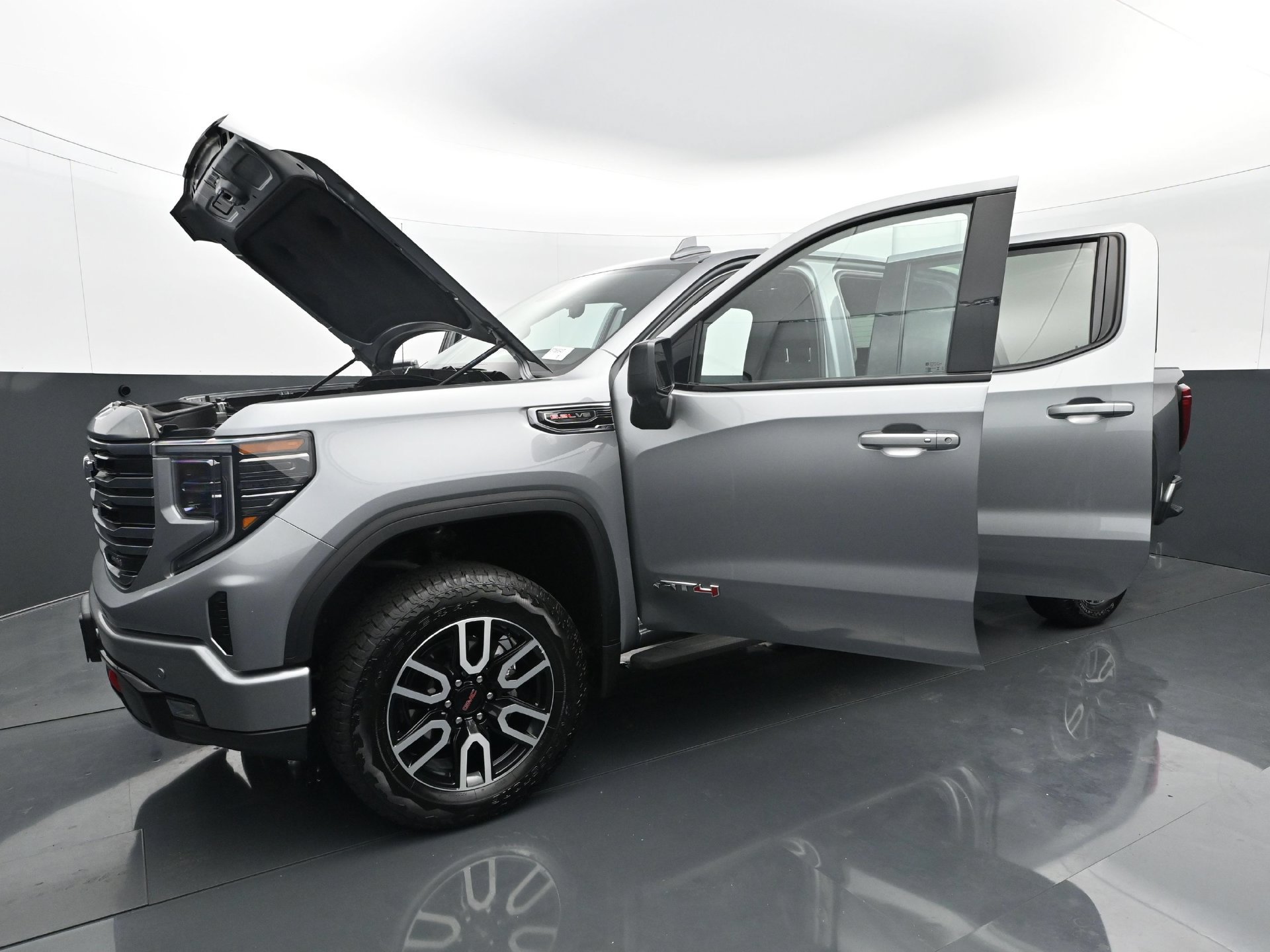 Used 2024 GMC Sierra 1500 AT4 w/ Technology Package AWD/4WD image 30