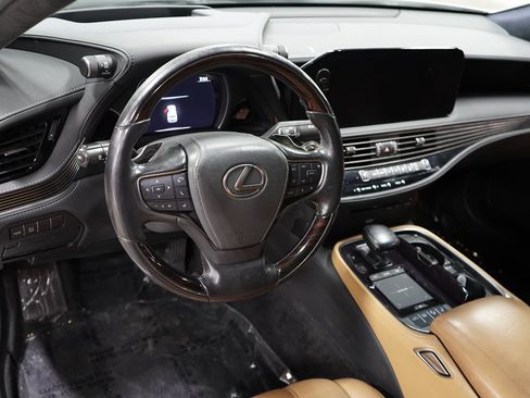 Used 2022 Lexus LS 500 w/ Interior Upgrade Package RWD image 10