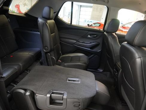 Used 2020 Chevrolet Traverse LT w/ LT Premium Package FWD image 33