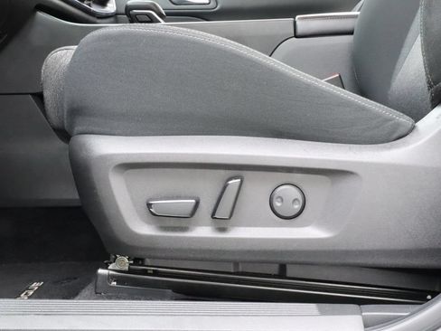 Used 2024 Nissan Rogue SV FWD image 14