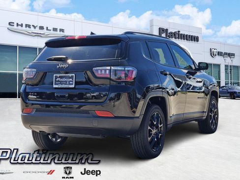 New 2026 Jeep Compass Latitude image 5