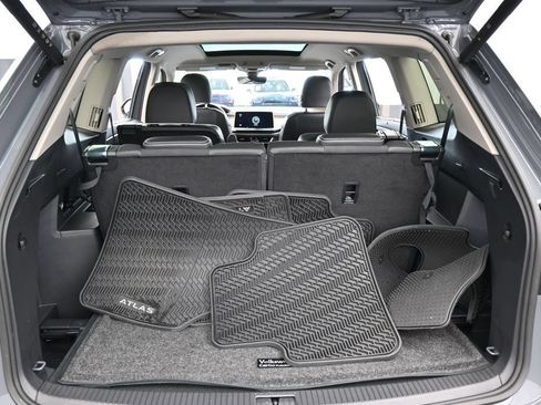 Used 2025 Volkswagen Atlas SEL Premium R-Line AWD/4WD image 40