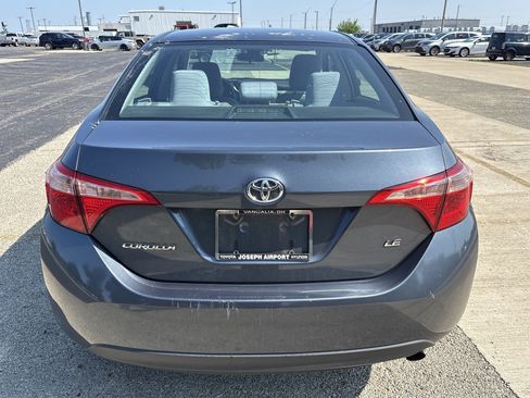 Used 2017 Toyota Corolla LE w/ Carpet Mat Package (TMS) FWD image 4
