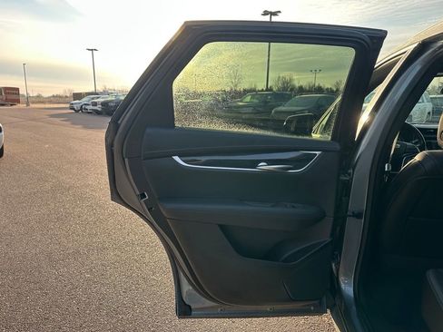 Used 2021 Cadillac XT5 Premium Luxury image 21