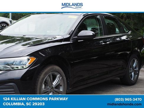 Used 2024 Volkswagen Jetta SE FWD image 4